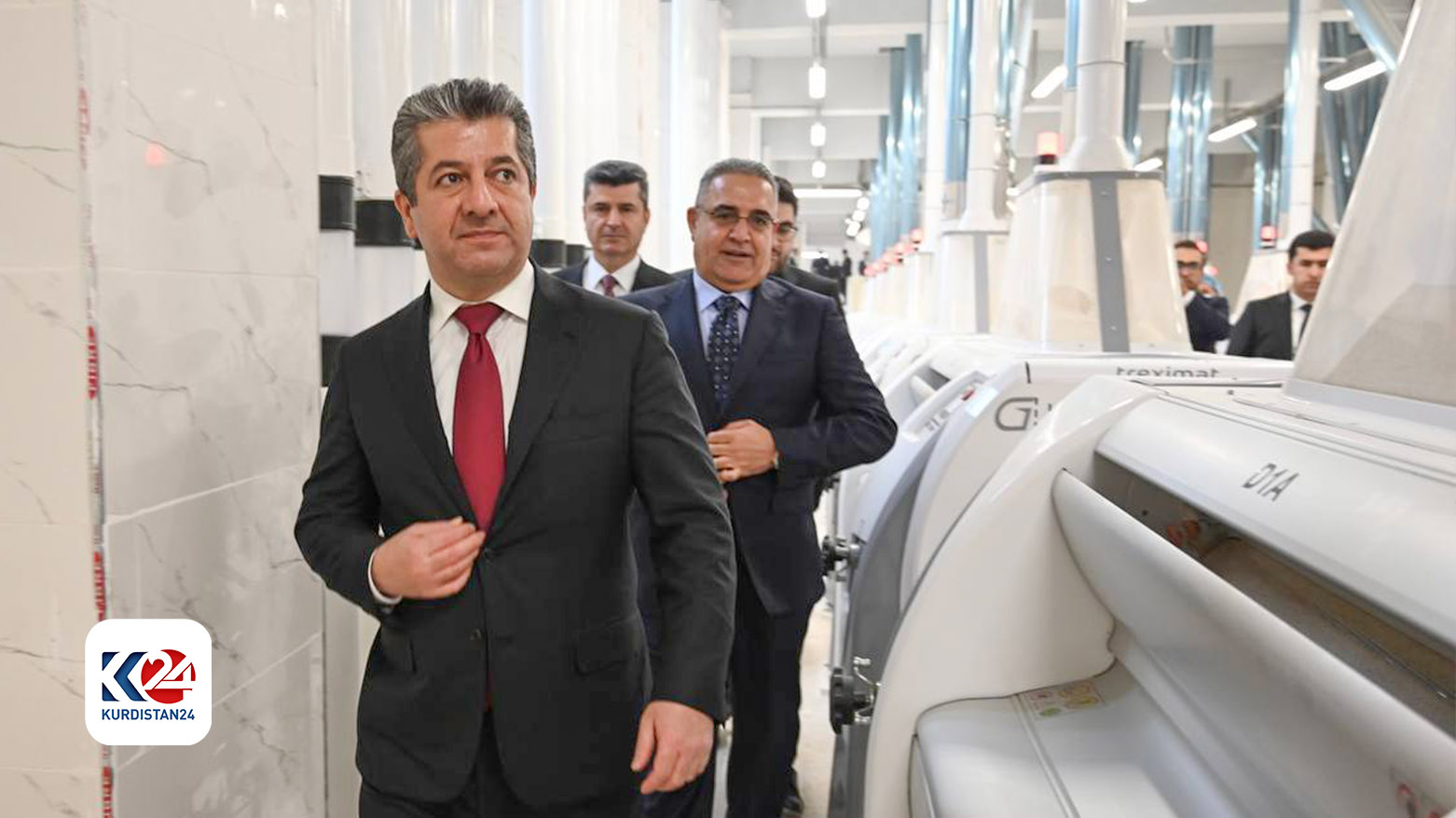 مەسرور بارزانی بەردی بناغەی بۆ دوو پڕۆژە لە زاخۆ دانا و کارگەیەکی لە دهۆک کردەوە